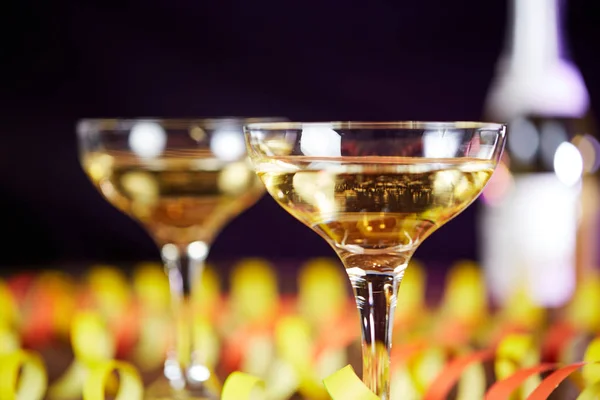 Šťastný nový rok šampaňské šumivé víno brýle — Stock fotografie