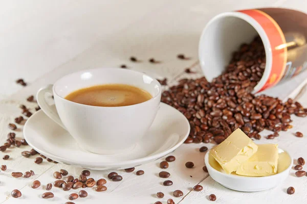 Café antibalas con mantequilla y frijoles — Foto de Stock