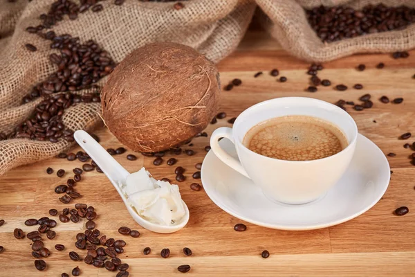 Кокосовое масло кофе для энергии — стоковое фото