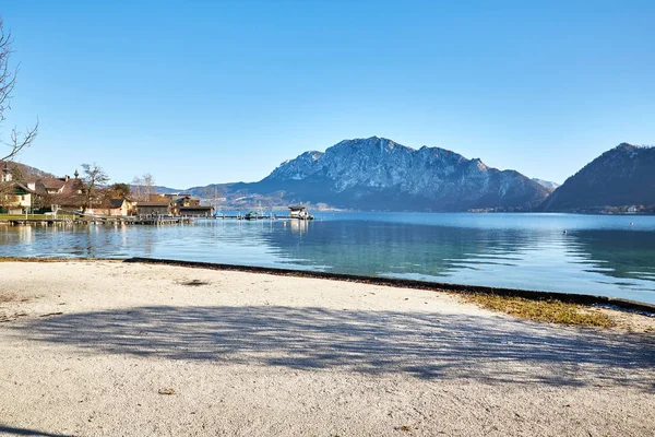 Hermoso paisaje en el lago Attersee en Unterach —  Fotos de Stock