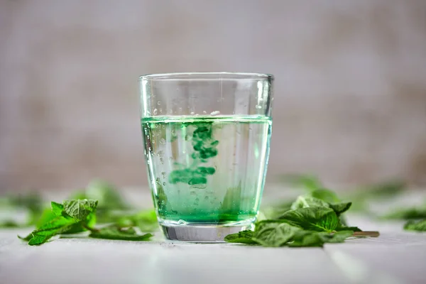 Chlorophyll detox drink with green mint — Stock Photo, Image