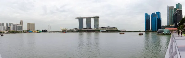 シンガポール 2014年7月17日 マリーナベイとセントラルビジネス地区は シンガポール中央部のパノラマビューでスカイラインとして表示されます — ストック写真