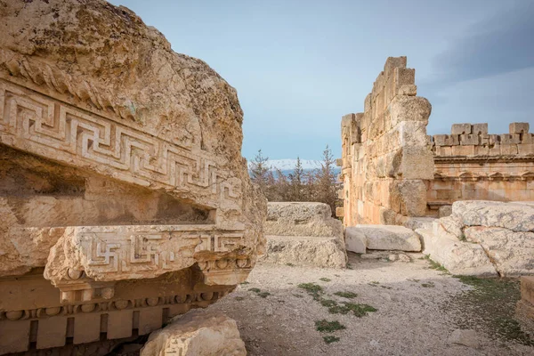 Decoración Tallada Arquitectura Romana Piedra Caliza Antiguo Templo Baco Patrimonio — Foto de Stock