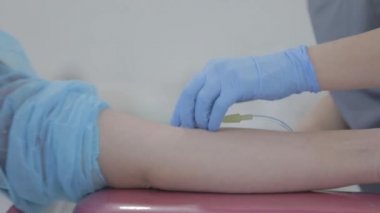 Hastanedeki tıbbi düşürücü, antivirüs.