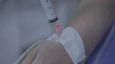 Hastanedeki tıbbi düşürücü, antivirüs.
