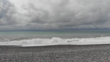 Güzel ve dalgalı Karadeniz