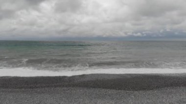 Güzel ve dalgalı Karadeniz