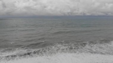 Güzel ve dalgalı Karadeniz