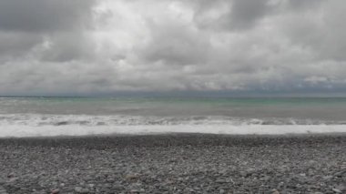 Güzel ve dalgalı Karadeniz