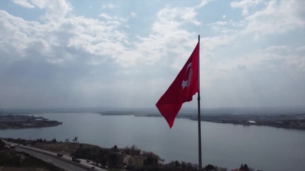 Mogan Lake Golbasi Ankara Turkiet Turkisk Flagga Med Utsikt Över — Stockvideo