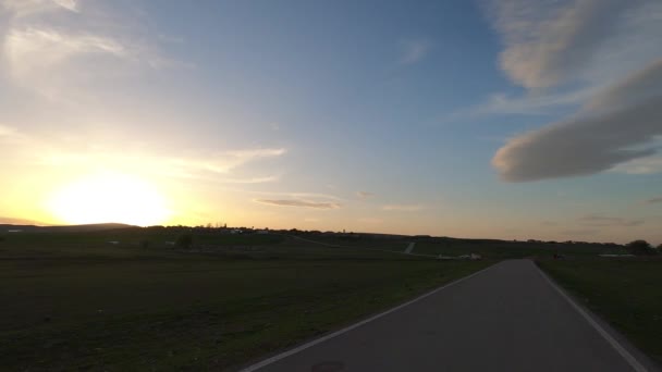 ディキリタス ゴレティ ディキリタス ゴルバシ アンカラ湖の空中と海岸の日没の画像 — ストック動画