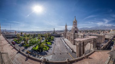 Arequipa 'nın Güney Peru' daki ana meydanı