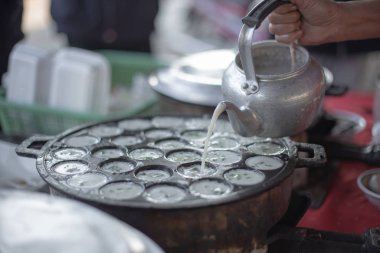 Thai tatlısı (kanom kok) Geleneksel Tayland Tatlısı 