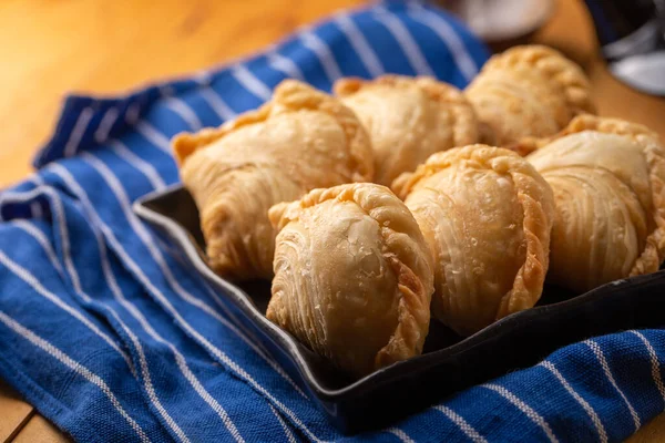 Homemade Chicken Curry Puffs Wooden Table — Stock Photo, Image