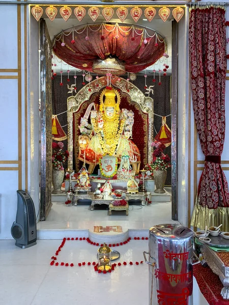 LonavalaのShree Narayani Dham Templeの主な女神 — ストック写真