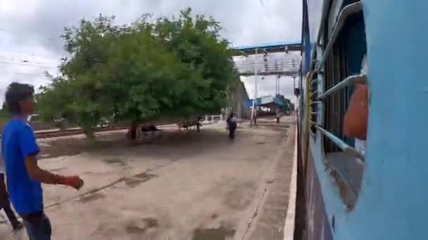Ченнаї Експресує Залізничну Платформу Сайдапур Time Lapse Відео Запуску Поїзда — стокове відео