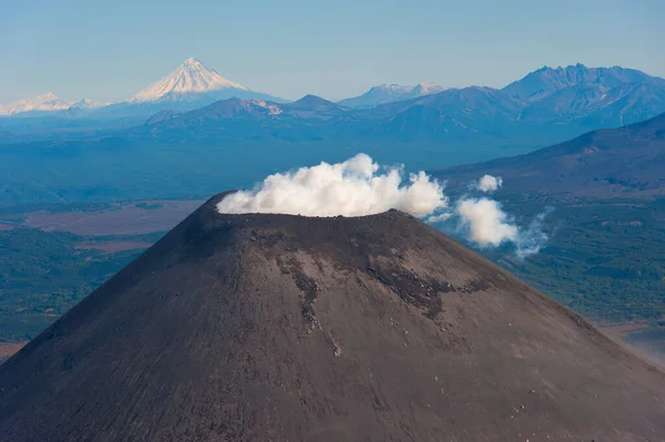 Een Actieve Vulkaan Beschoten Vanuit Een Helikopter Kamchatka — Stockfoto