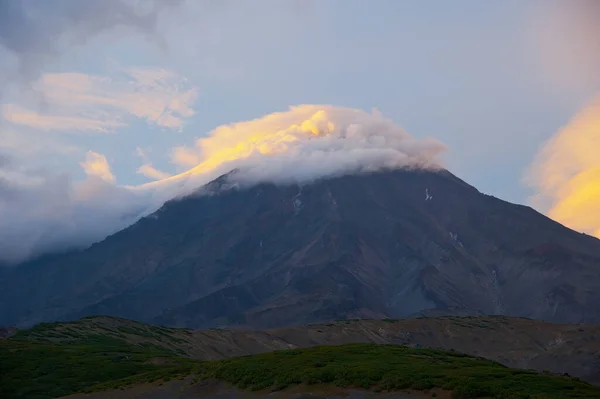 Korjak Vulkaan Het Avondlicht Kamchatka — Stockfoto