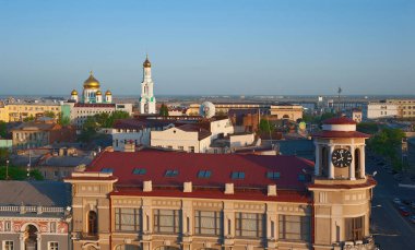 Rostov-on-Don, TSUM ve Katedral manzarası.
