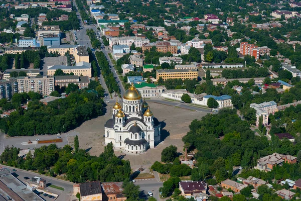 Uçaktan yükselme katedrali, Novocherkassk, bahar.