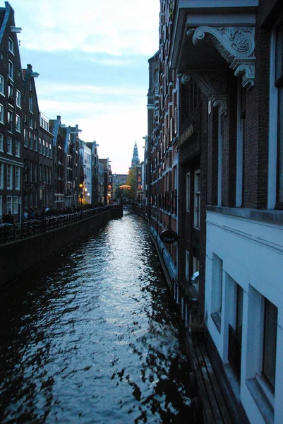 Θέα Του Ολλανδικού Άμστερνταμ Φαίνεται Από Γέφυρα Πάνω Από Ένα — Φωτογραφία Αρχείου