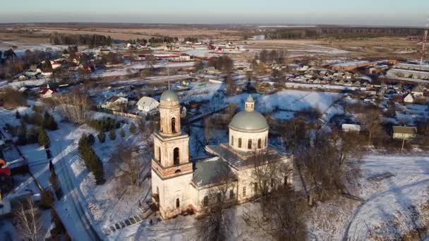 Igreja Ortodoxa Velha Russian Village — Vídeo de Stock