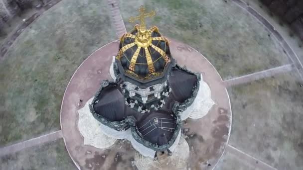 俄罗斯村美丽的东正教教堂 — 图库视频影像