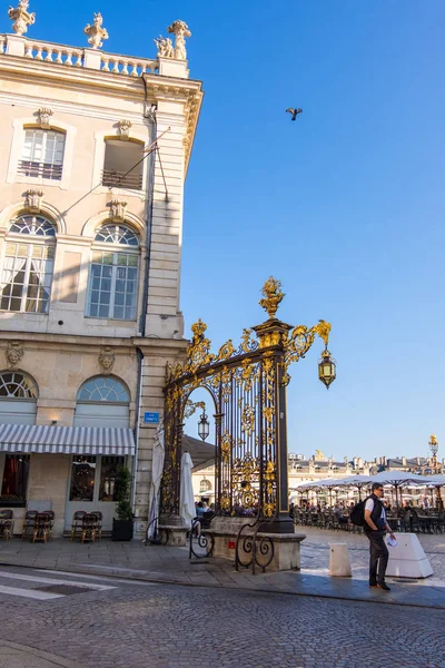 Portão dourado na praça Stanislas em Nancy, Lorena, França — Fotografia de Stock