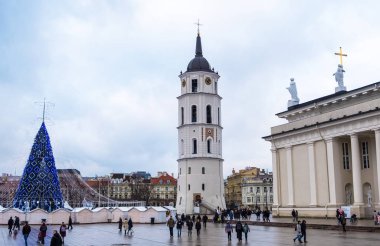 Litvanya, Vilnius 'taki Katedral Meydanı' nda Noel ağacı