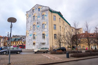 Millo 'nun sokak resmi Vilnius' taki Hales Market 'in karşısındaki cephede.