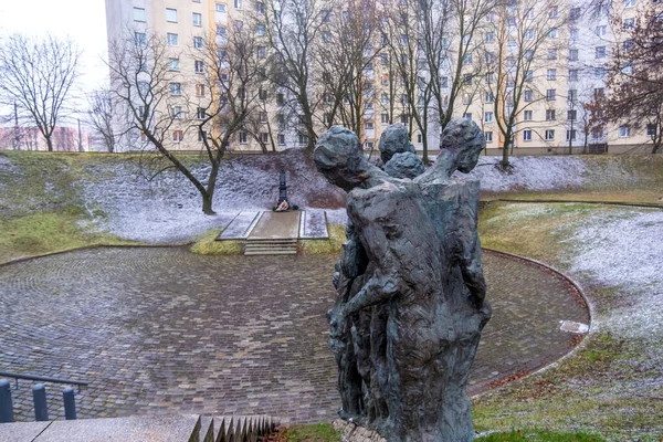 Яма або Яма - це єврейський меморіал Голокосту, місце різанини євреїв, вбитих нацистами на цьому місці в 1942 році, Мінськ, Білорусь. — стокове фото