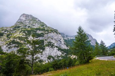 Triglav Ulusal Parkı 'ndaki Alp manzarasının manzarası. Julian Alpleri, Triglav, Slovenya