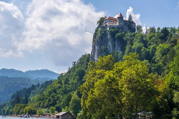 Château Médiéval Sur Roche Dessus Lac Bled Montagnes Alpines Arrière — Photo