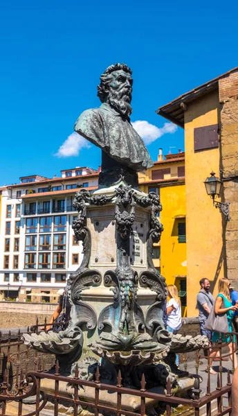 Флоренція Італія Серпня 2019 Bust Benvenuto Cellini Raffaello Romanelli Ponte — стокове фото