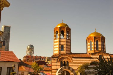 Batumi, Adjara, Georgia 'daki Aziz Nicholas Kilisesi. Bu kilise 150 yıldan daha eski ve sahil kenti Batumi 'deki en eski kiliselerden biridir..