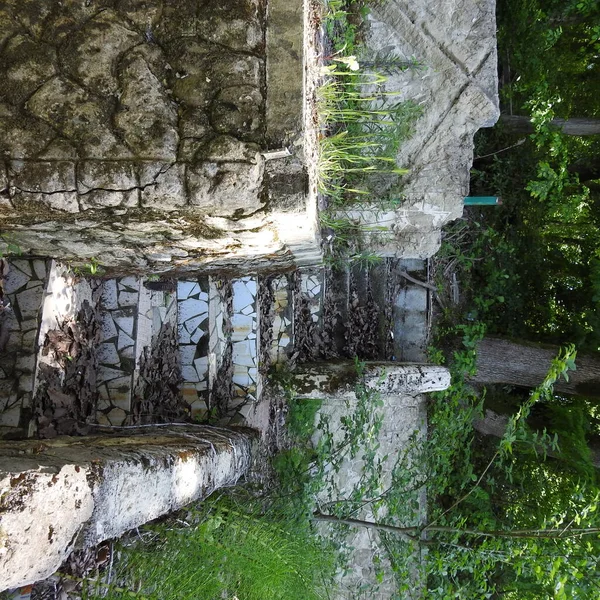 Terk Edilmiş Eski Bir Merdiven — Stok fotoğraf