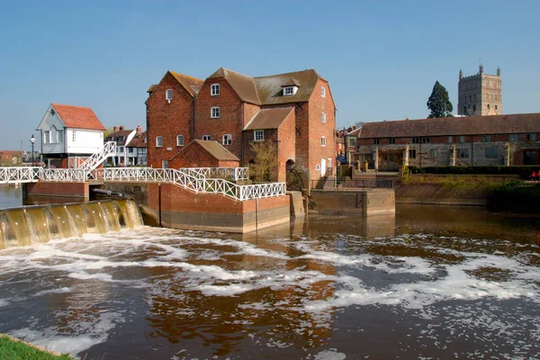Nehir kontrol şeması, Restorated mill, Tewkesbury, Gloucestershire, Severn Vale, İngiltere, İngiltere, Avrupa