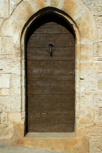 Antigua Puerta Entrada Del Edificio Madera Tachonada — Foto de Stock
