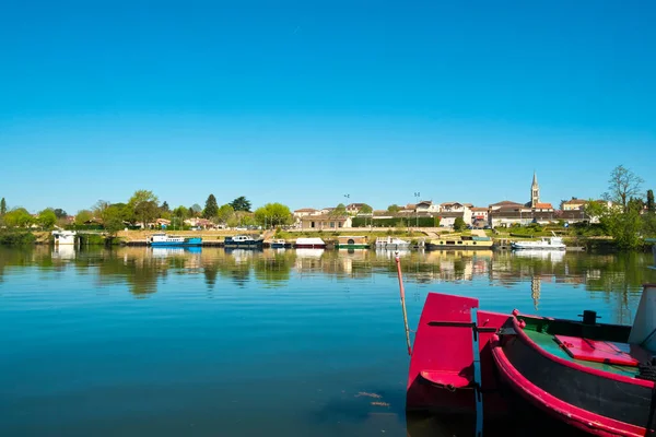 Looking Tranquil Lot River Sylvestre Sur Lot Lot Garonne France — Stock Photo, Image