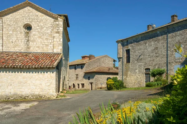 Piccolo Villaggio Fortificato Frespech Sembra Deserto Gente Pomeriggio Soleggiato All — Foto Stock