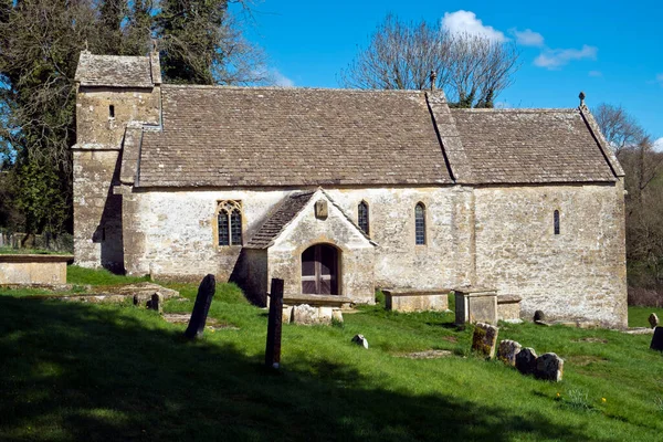 Jarní Slunce Malebném Starém Kostele Duntisbourne Rouse Cotswolds Gloucestershire Velká — Stock fotografie