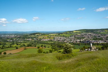 Selsley ve Stroud vadilerinin Selsley Common, Cotswolds, Gloucestershire, İngiltere manzarası.