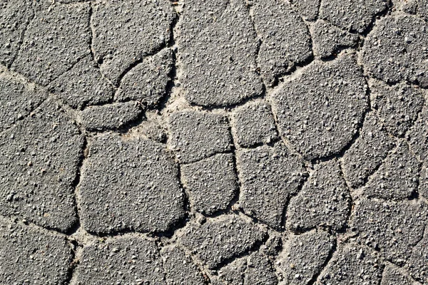 Doku eski asfalt gündüz II'de kırık