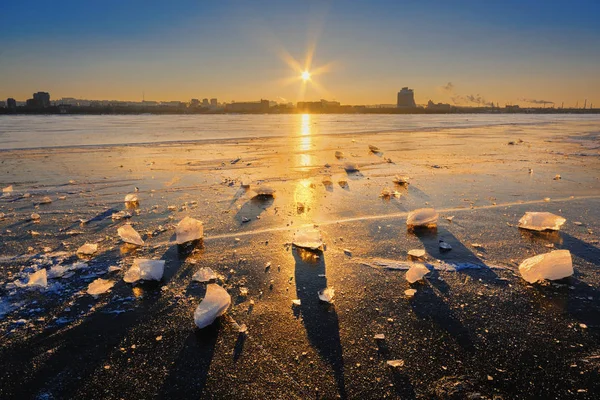 Beautiful epic sunset in winter — Stock Photo, Image