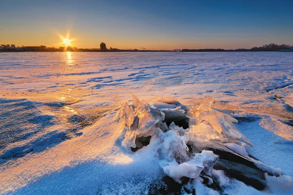 Beautiful epic sunset in winter III — Stock Photo, Image
