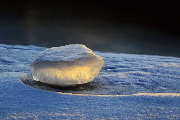 Σχήμα πάγου στις ακτίνες του ήλιου ρύθμιση. III — Φωτογραφία Αρχείου