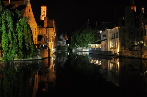 Hermosa brugge en la noche — Foto de Stock