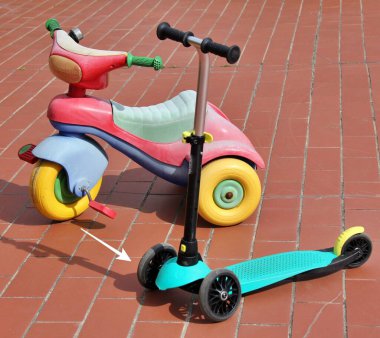 Scooter 'a giden üç tekerlekli çocuklar için araçların evrimi
