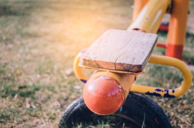 Tahterevalli açık oyun kapatmak.