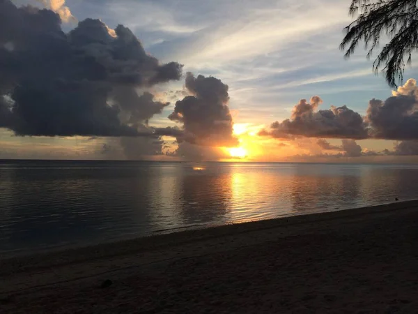 Der Fantastische Sonnenuntergang Über Dem Philippinischen Meer Auf Saipan — Stockfoto